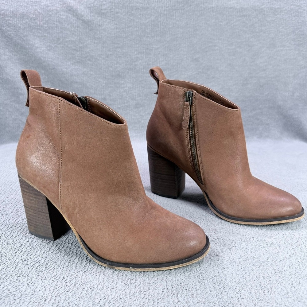BP Women 7M Tan Leather Block Heel Ankle Bootie Side Zip Round Toe Casual Boots